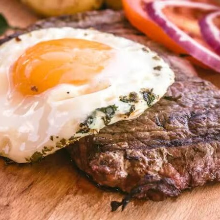 Bife Grelhado à Cavalo